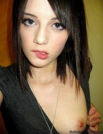 Bombshell desi babe Sunny