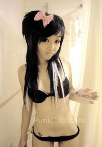 belle delphine nude